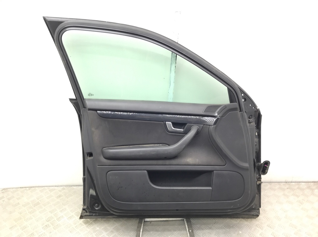 Дверь передняя левая бу для Audi A4 B6 1.9 TDi,  2002 г.