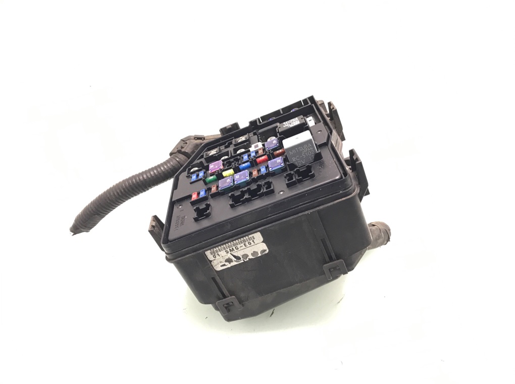 Блок предохранителей бу для Honda Civic 8 1.8 i, 2006 г. Блок предохранителей бу для Honda Civic 8 1.8 i, 2006 г.