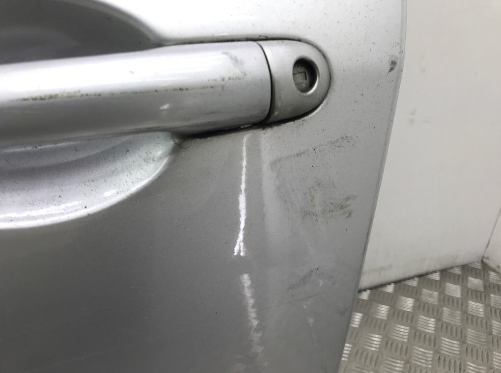 Дверь передняя левая бу для Renault Clio 3 1.2 i,  2010 г.