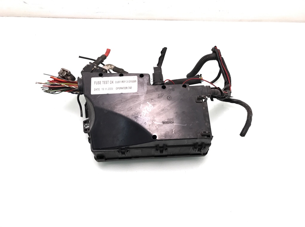 Блок предохранителей бу для Volvo V50  2.0 TD,  2009 г.