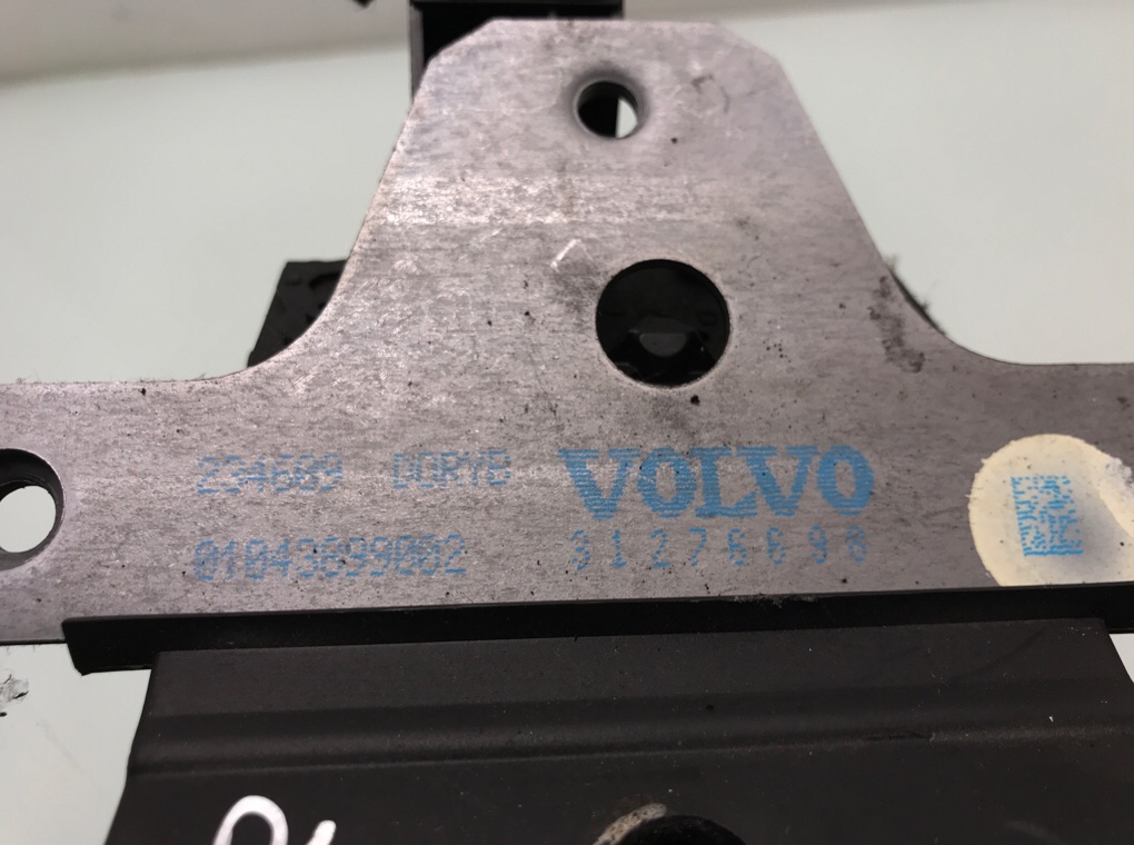 Замок багажника бу для Volvo V50  2.0 TD,  2009 г.