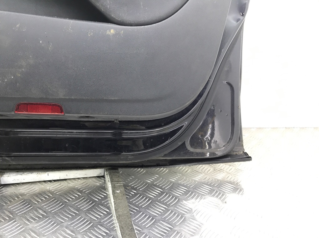 Дверь передняя правая бу для Volkswagen Passat B6 2.0 TDi,  2010 г.