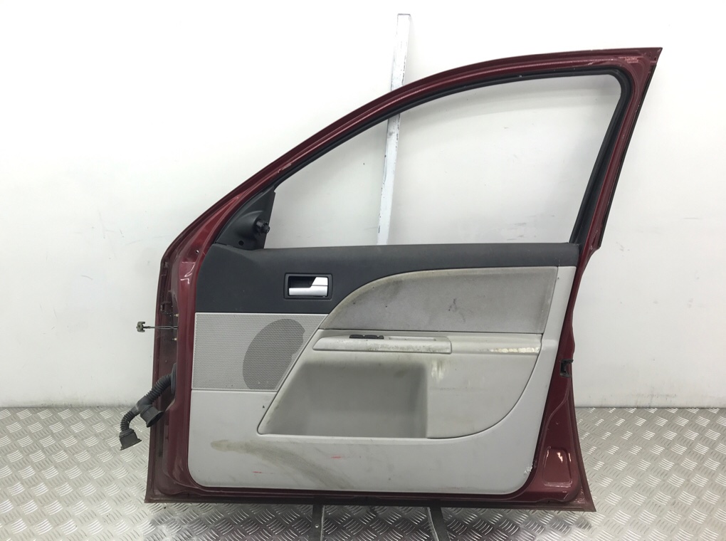 Дверь передняя правая бу для Ford Mondeo 3 2.0 i,  2000 г.