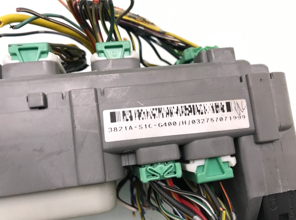 Блок предохранителей бу для Honda Accord 6 , 1999 Блок предохранителей бу для Honda Accord 6 1.8 i, 1999 г.