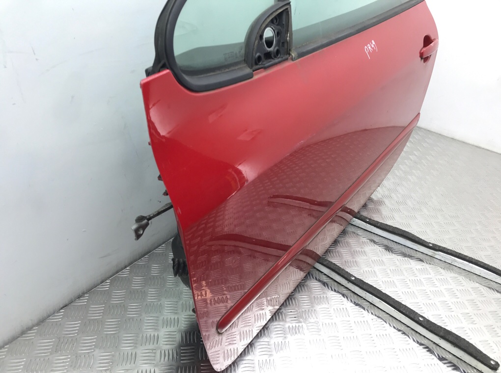 Дверь передняя левая бу для Peugeot 307 CC 2.0 i,  2006 г.