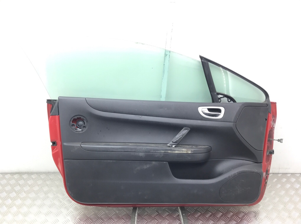Дверь передняя левая бу для Peugeot 307 CC 2.0 i,  2006 г.