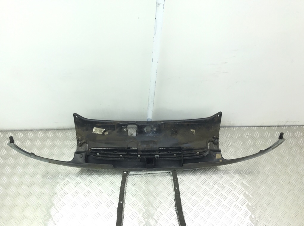 Решетка радиатора бу для Renault Clio 2 1.2 i,  1999 г.