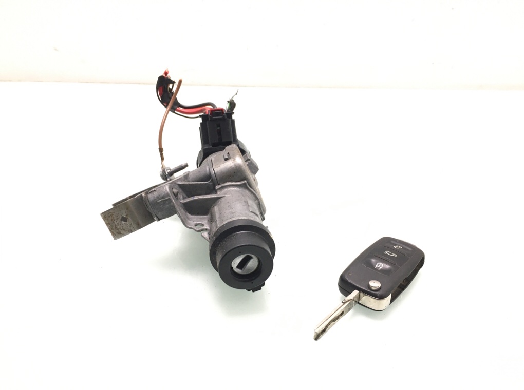 Замок зажигания бу для Seat Ibiza 4 1.4 i,  2011 г.