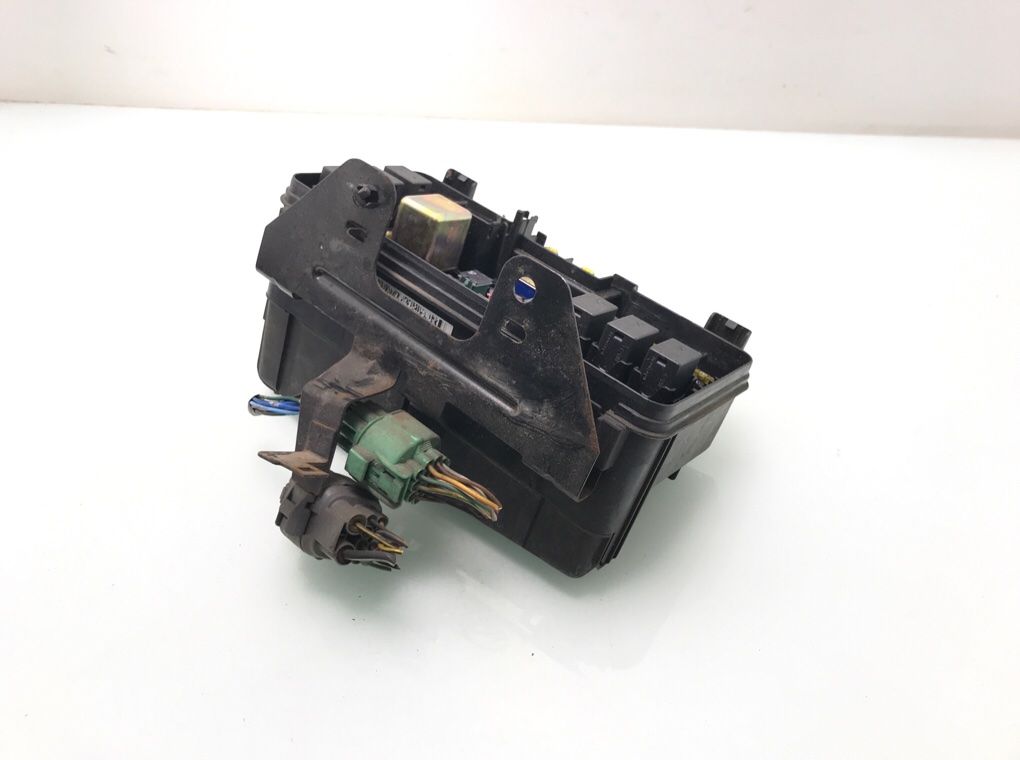 Блок предохранителей бу для Honda Accord 6 1.8 i, 1999 г. Блок предохранителей бу для Honda Accord 6 1.8 i, 1999 г.