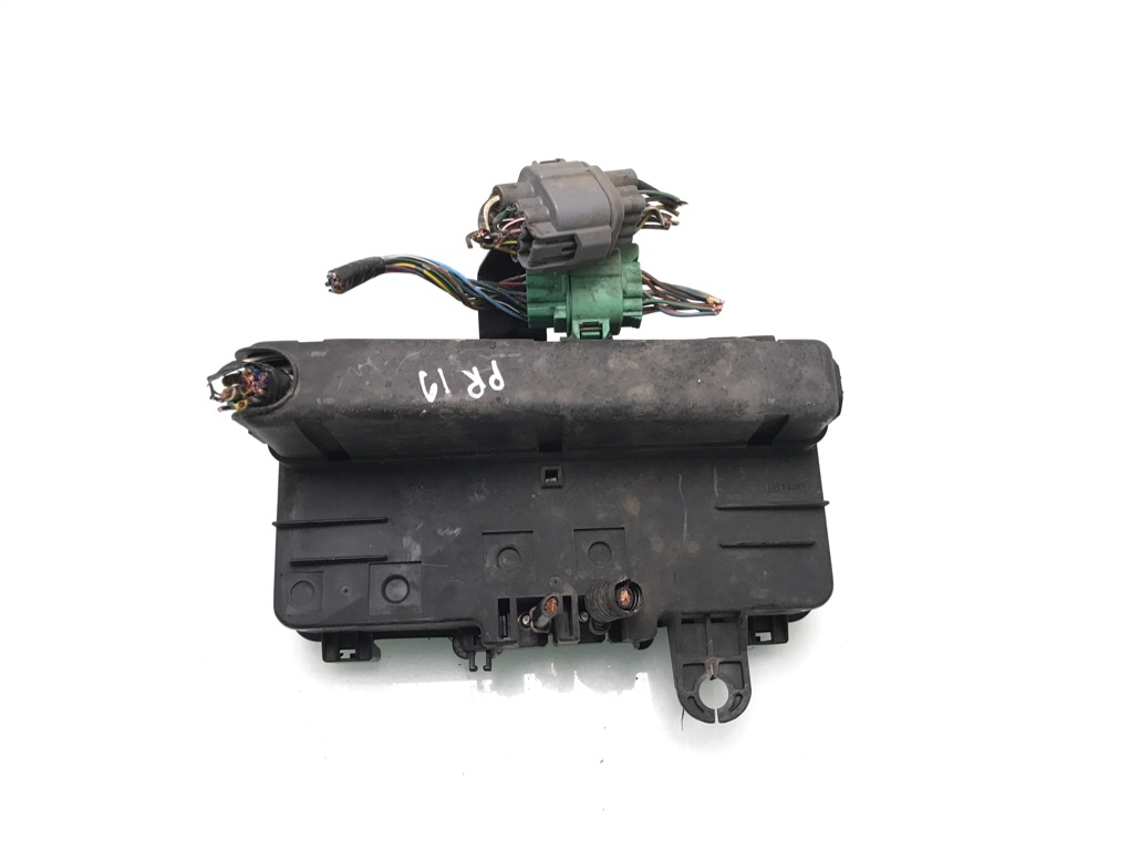 Блок предохранителей бу для Honda Accord 6 1.8 i, 1999 г. Блок предохранителей бу для Honda Accord 6 1.8 i, 1999 г.