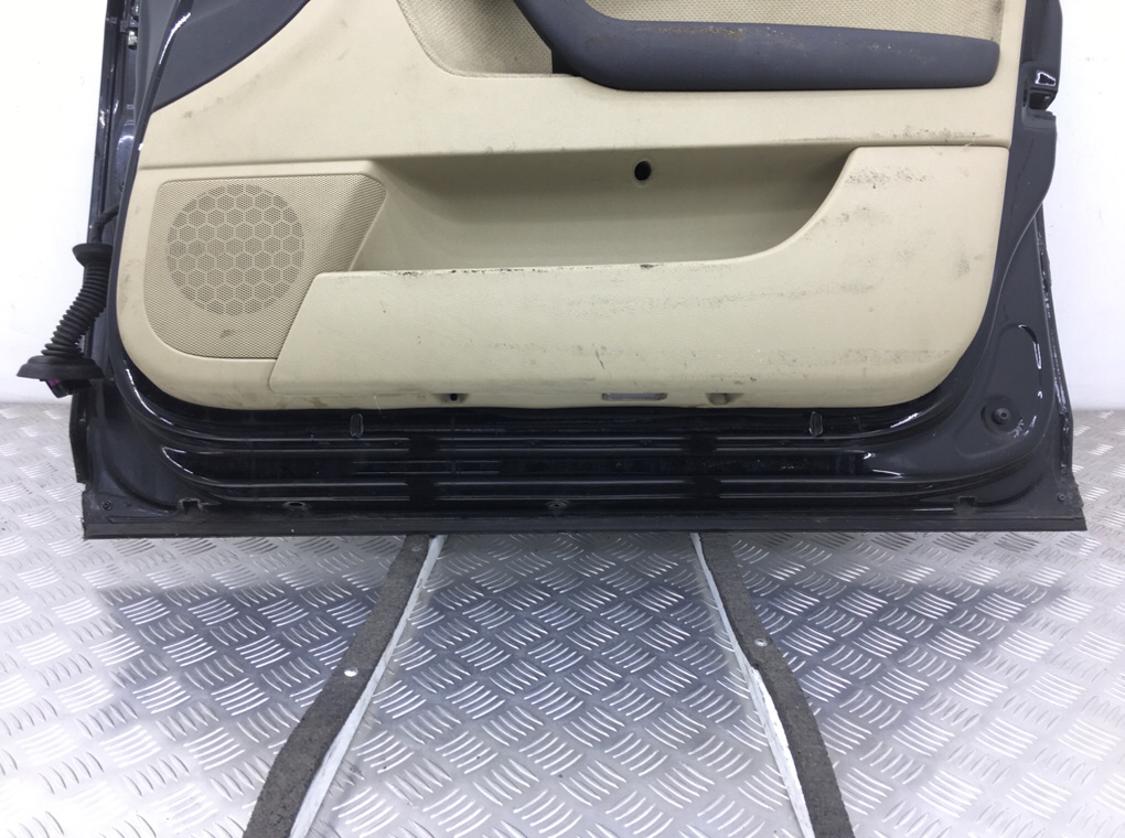 Дверь передняя правая бу для Audi A3 8P 1.9 TDi,  2007 г.