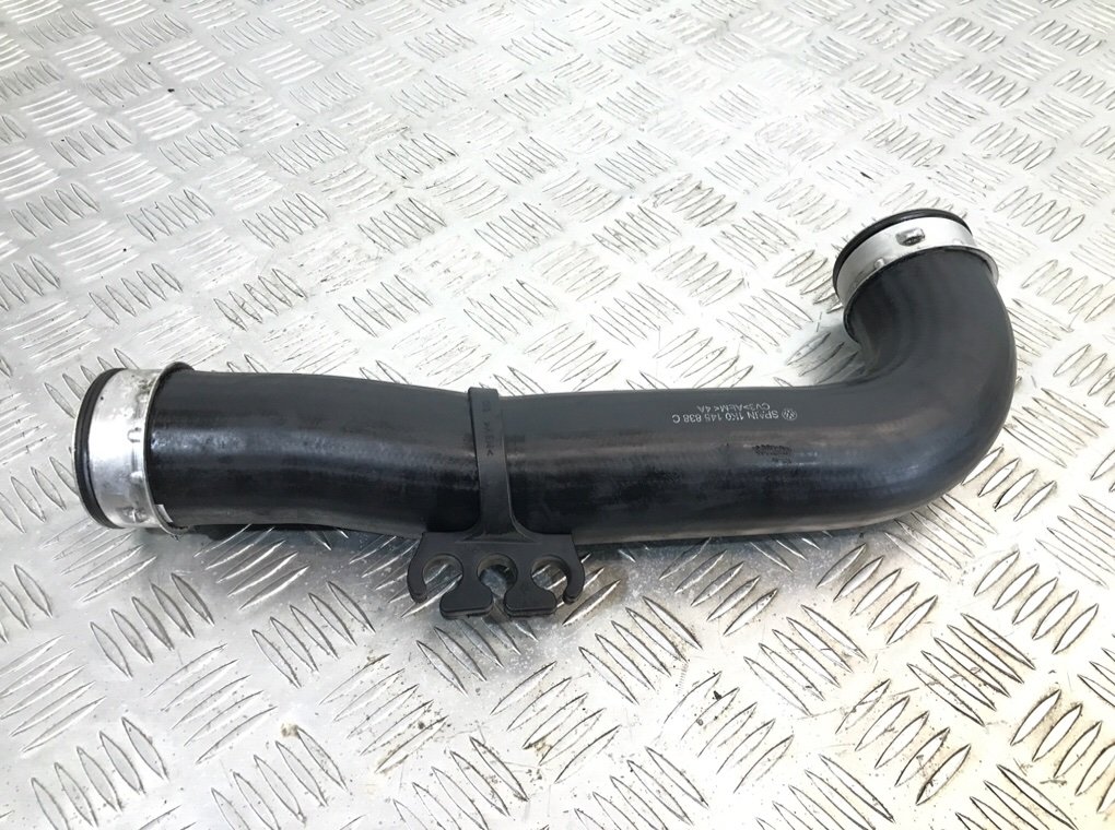 Патрубок интеркулера бу для Volkswagen Golf 5 1.9 TDi,  2004 г.