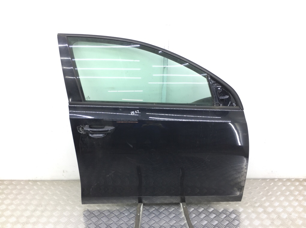 Дверь передняя правая бу для Volkswagen Golf 6 1.6 TDi, 2011 г.