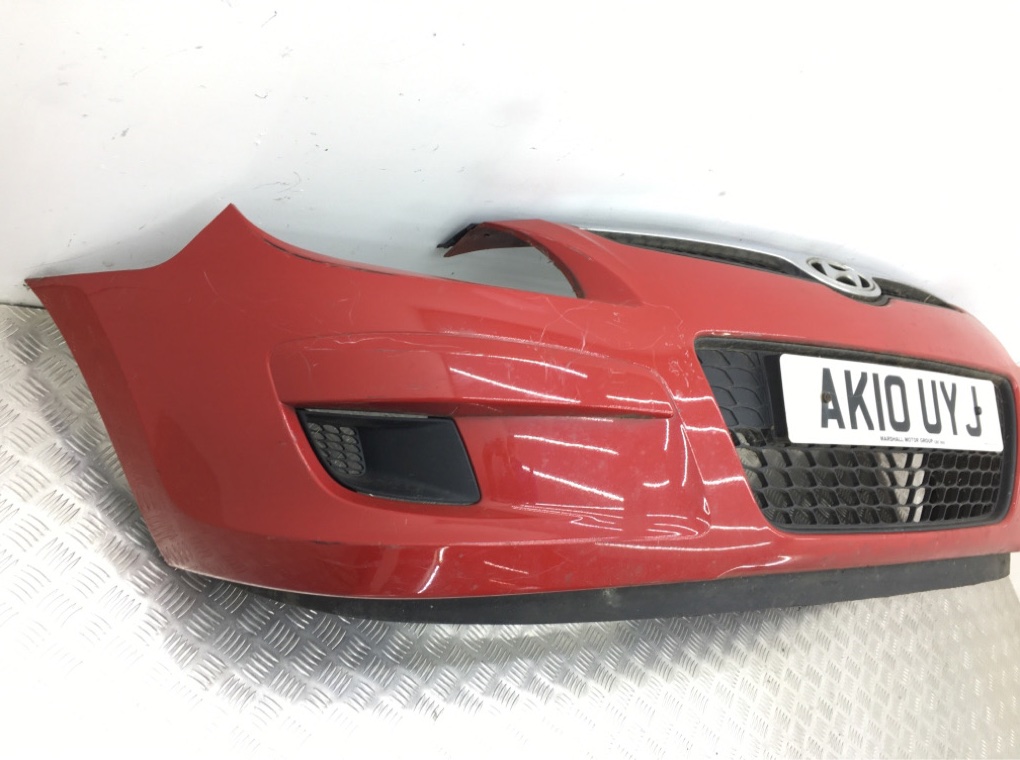 Бампер передний бу для Hyundai i30 1 1.6 CRDi, 2010 г. Бампер передний бу для Hyundai i30 1 1.6 CRDi, 2010 г.