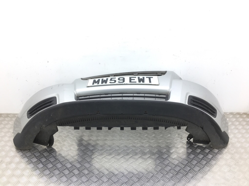 Бампер передний бу для Volvo V50  2.0 TD,  2009 г.