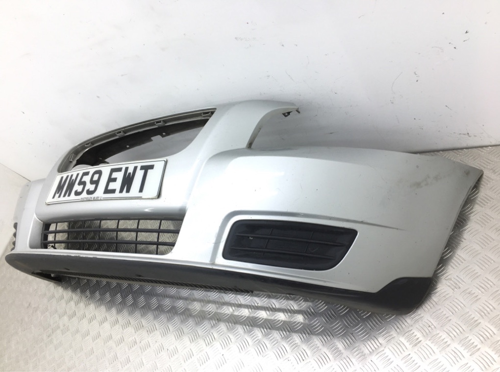 Бампер передний бу для Volvo V50  2.0 TD,  2009 г.