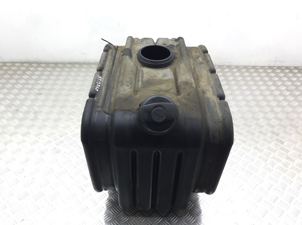 Бак топливный бу для Iveco Eurocargo 3.9 TD, 2013 г. Бак топливный бу для Iveco Eurocargo 3.9 TD, 2013 г.