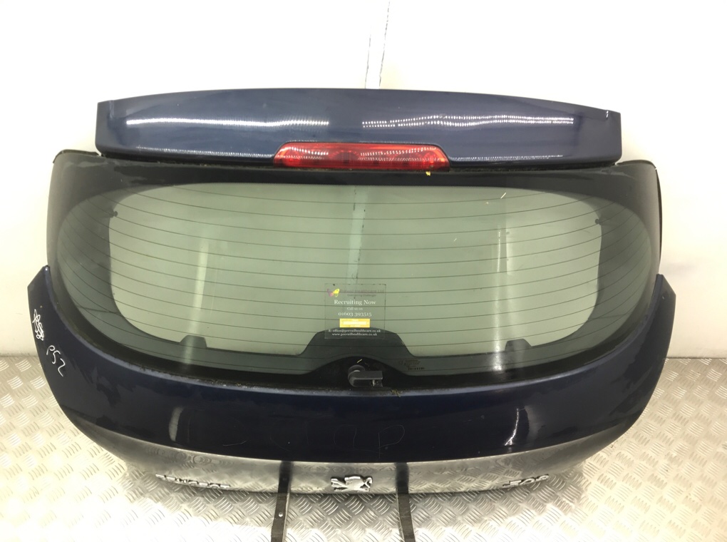 Крышка багажника бу для Peugeot 308 T7 1.6 HDi,  2009 г.