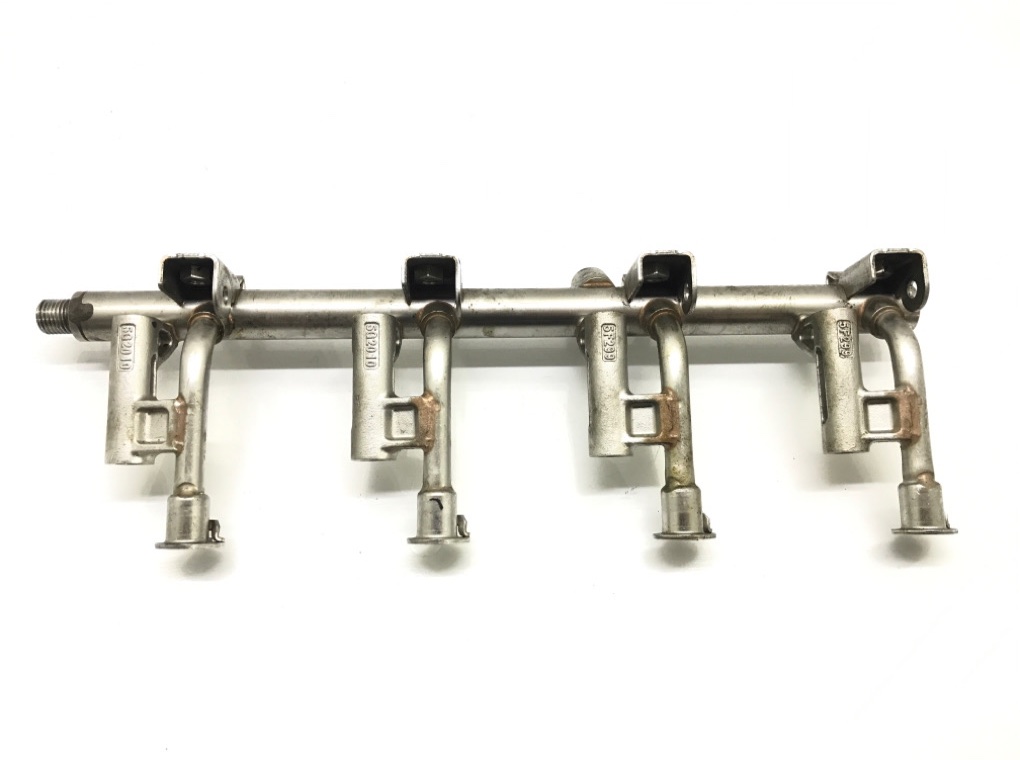 Топливная рампа бу для Ford Mondeo 5 1.5 i, 2016 г. Топливная рампа бу для Ford Mondeo 5 1.5 i, 2016 г.