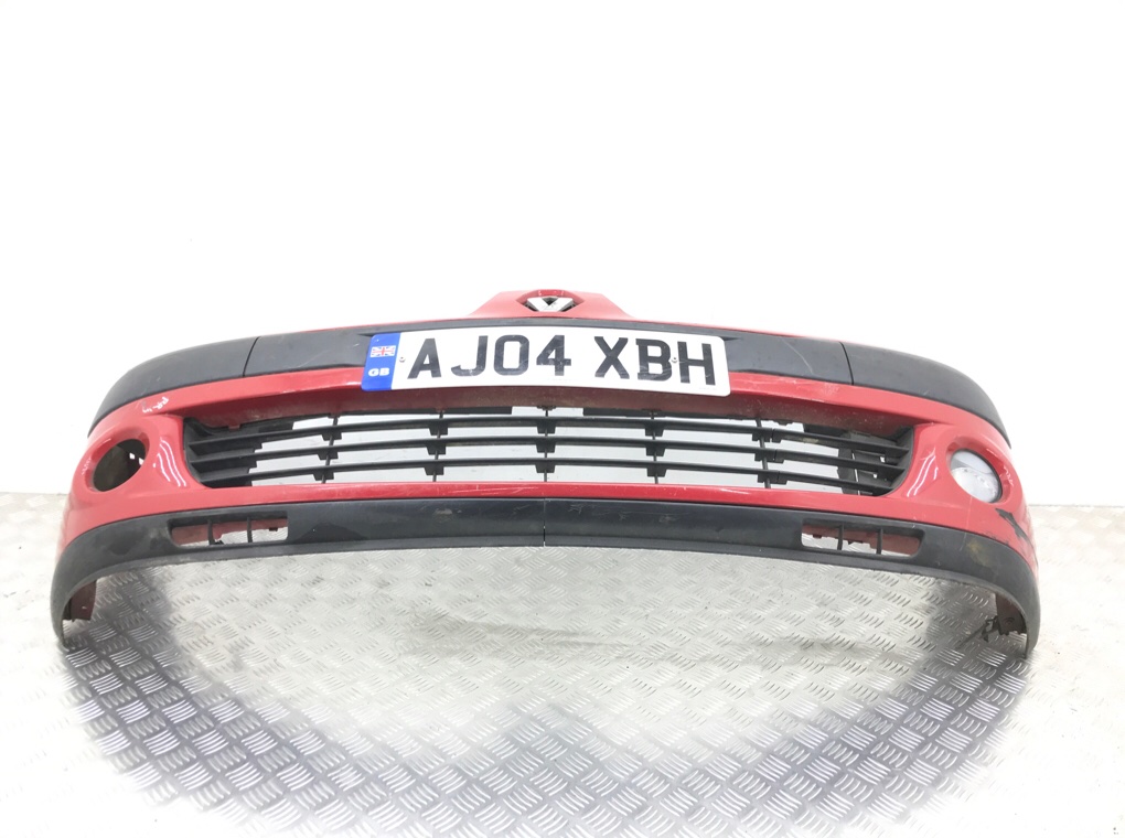 Бампер передний бу для Renault Clio 2 1.2 i,  2004 г.