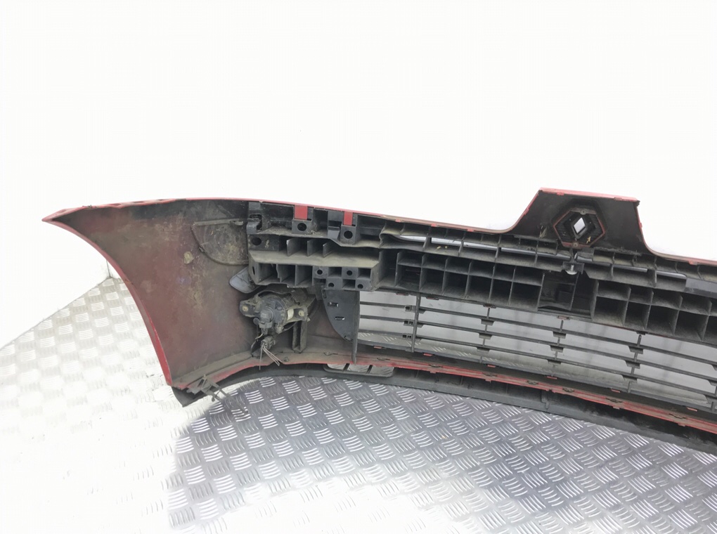 Бампер передний бу для Renault Clio 2 1.2 i,  2004 г.