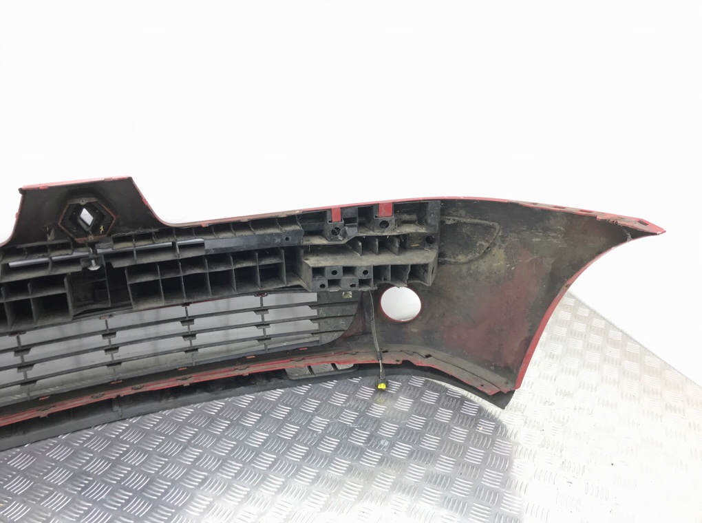 Бампер передний бу для Renault Clio 2 1.2 i,  2004 г.