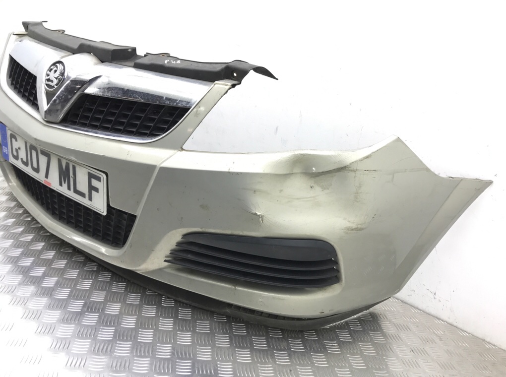 Бампер передний бу для Opel Vectra C 1.8 i,  2007 г.