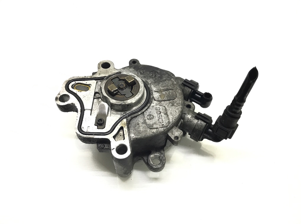 Насос вакуумный бу для Land Rover Discovery 3 2.7 TD,  2007 г.