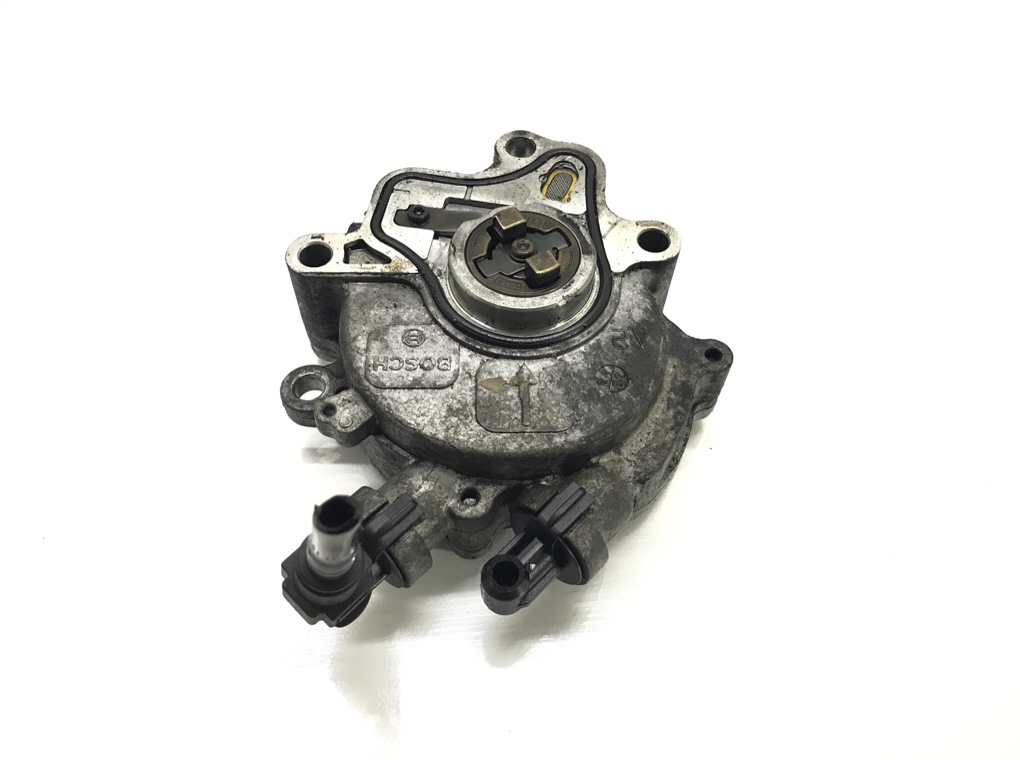 Насос вакуумный бу для Land Rover Discovery 3 2.7 TD,  2007 г.