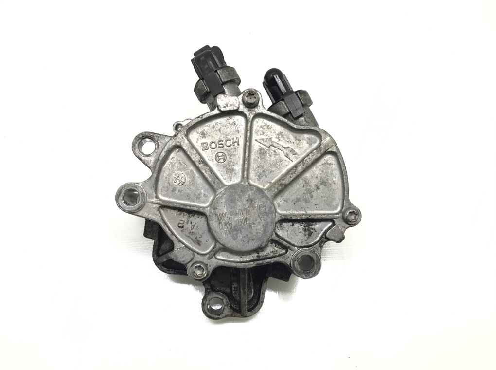 Насос вакуумный бу для Land Rover Discovery 3 2.7 TD,  2007 г.