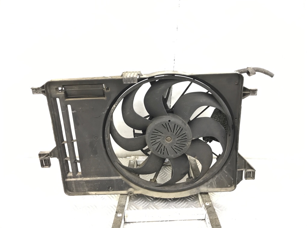 Вентилятор радиатора бу для Ford Focus 3 1.6 TDCI,  2013 г.