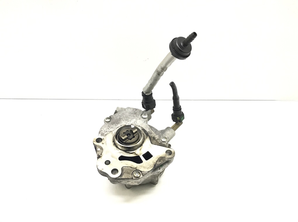 Насос вакуумный бу для Land Rover Discovery 4 3.0 TD, 2008 г. Насос вакуумный бу для Land Rover Discovery 4 3.0 TD, 2008 г.