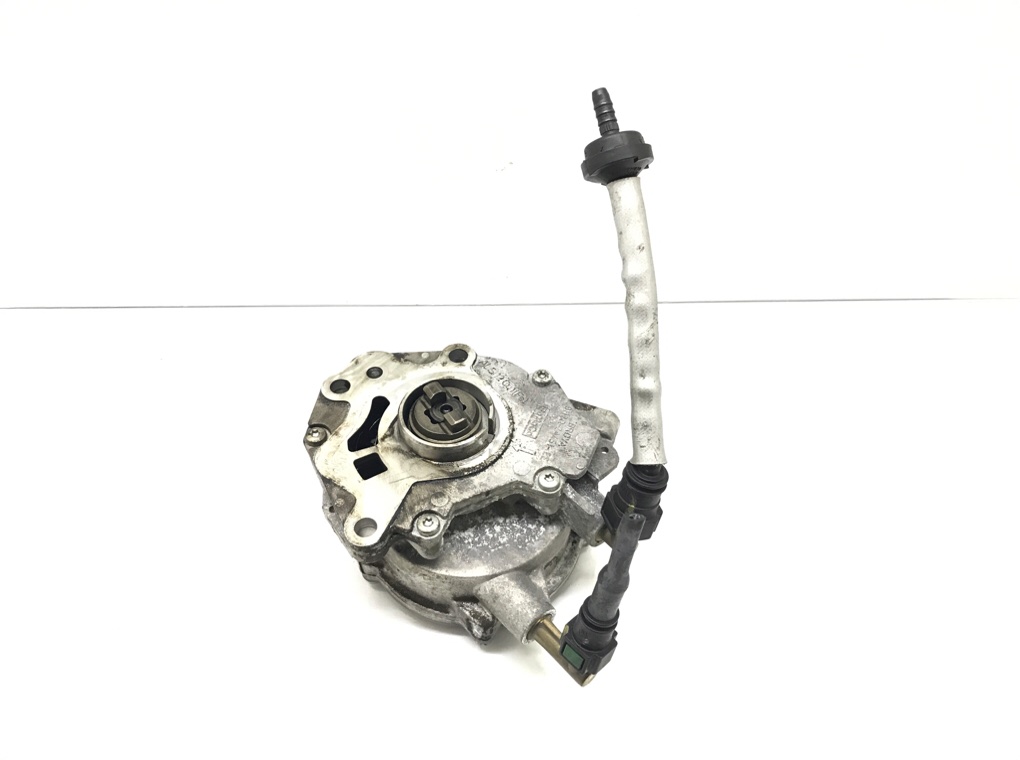 Насос вакуумный бу для Land Rover Discovery 4 3.0 TD, 2008 г. Насос вакуумный бу для Land Rover Discovery 4 3.0 TD, 2008 г.