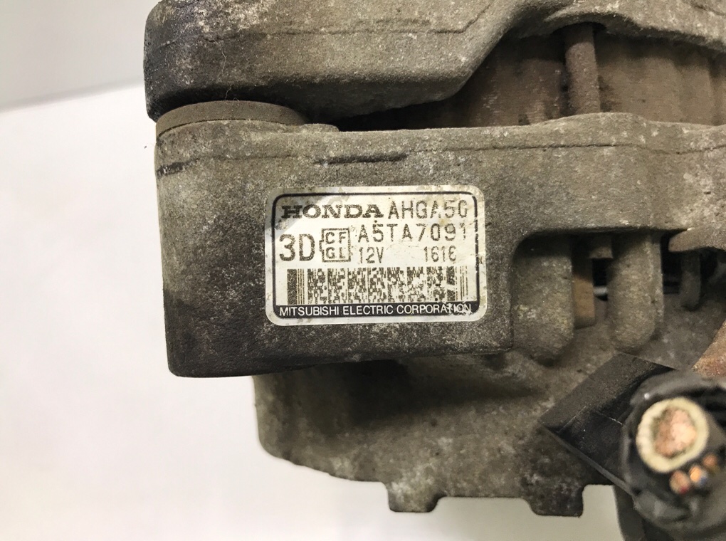 Генератор бу для Honda Civic 7 1.6 i,  2002 г.