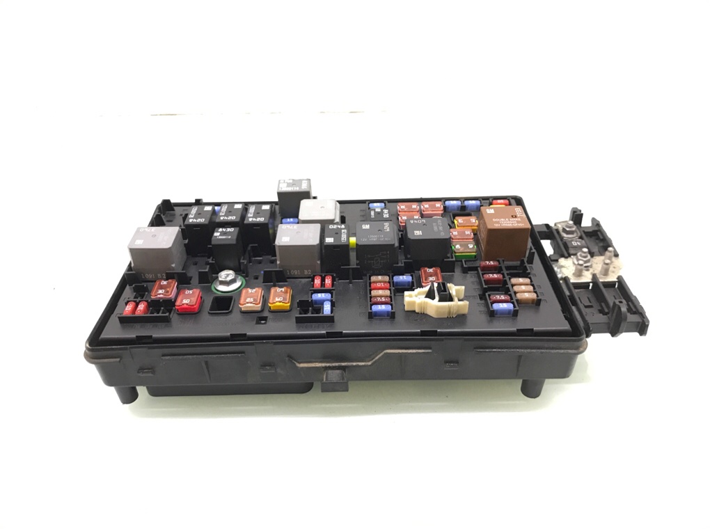 Блок предохранителей бу для Opel Insignia 1 2.0 CDTi, 2011 г. Блок предохранителей бу для Opel Insignia 1 2.0 CDTi, 2011 г.