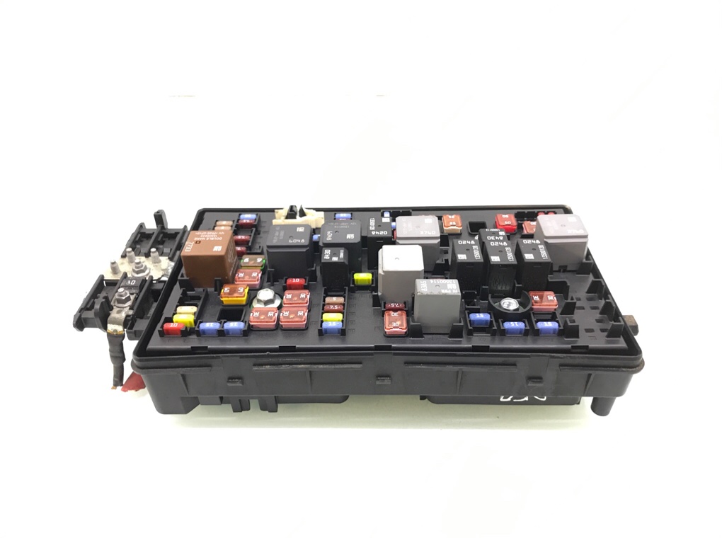 Блок предохранителей бу для Opel Insignia 1 2.0 CDTi, 2011 г. Блок предохранителей бу для Opel Insignia 1 2.0 CDTi, 2011 г.