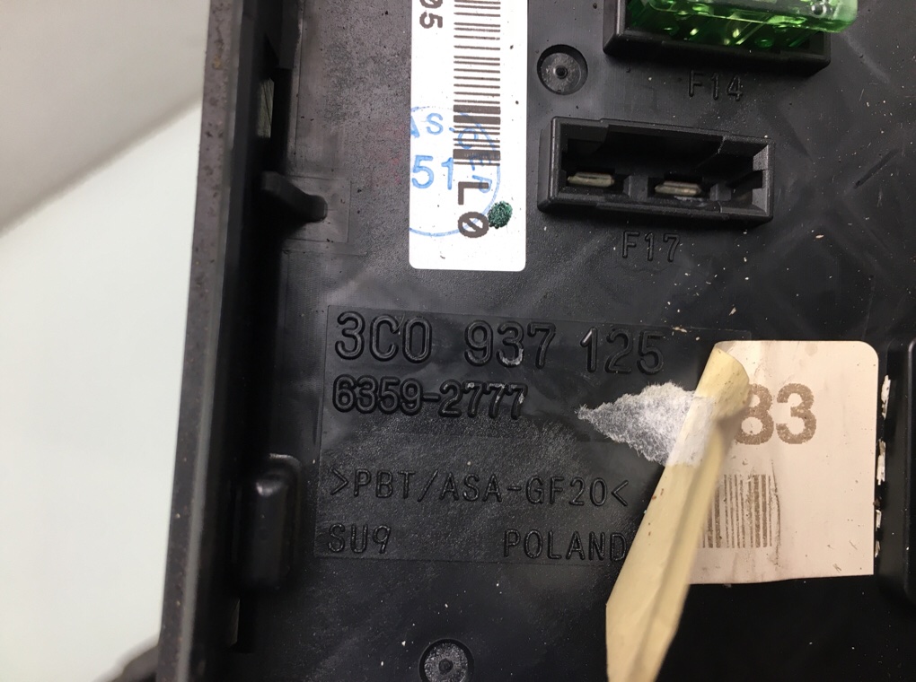 Блок предохранителей бу для Volkswagen Passat B6 2.0 TDi,  2006 г.