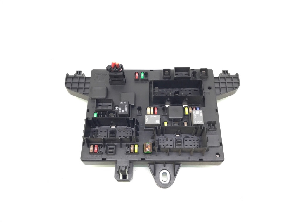 Блок предохранителей бу для Opel Astra J 2.0 CDTi, 2011 г.