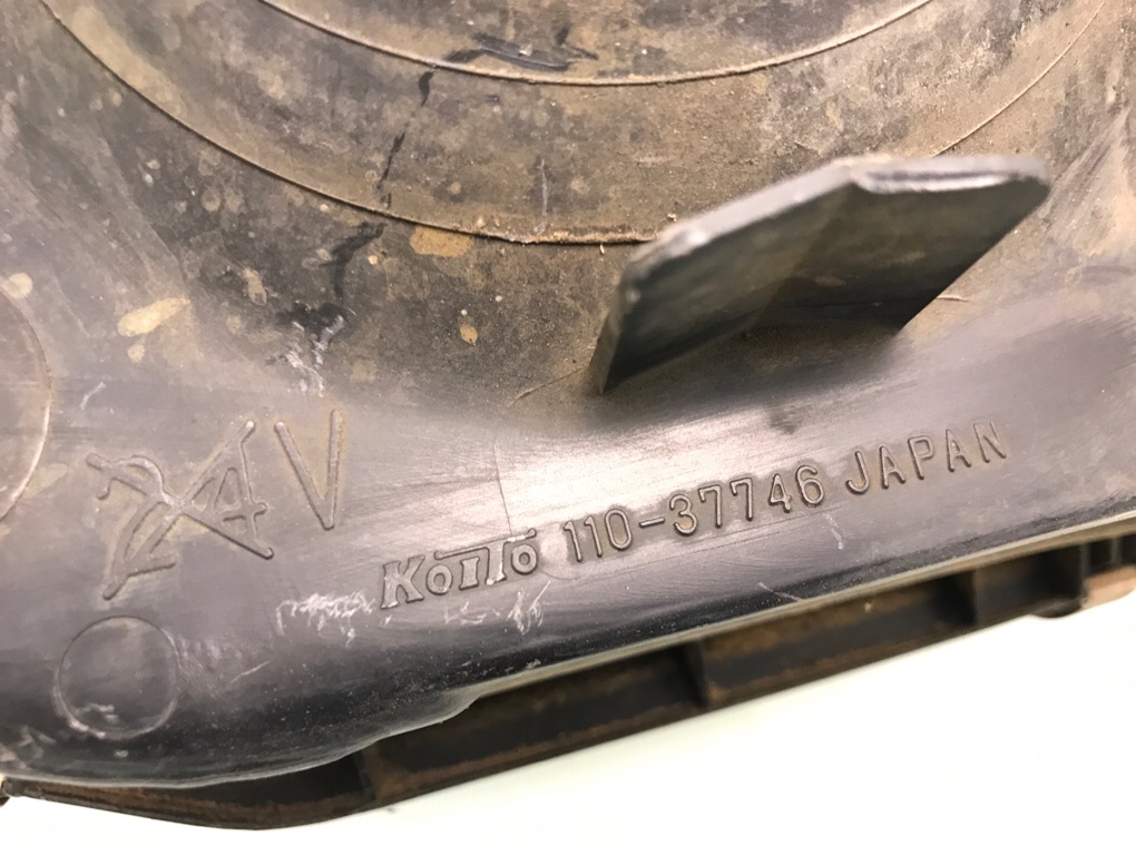 Фара левая бу для Mitsubishi Pajero 2 2.5 TD, 1992 г. Фара левая бу для Mitsubishi Pajero 2 2.5 TD, 1992 г.