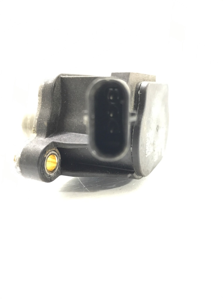 Клапан электромагнитный бу для Volkswagen Golf 7 1.5 TSI, 2019 г. Клапан электромагнитный бу для Volkswagen Golf 7 1.5 TSI, 2019 г.