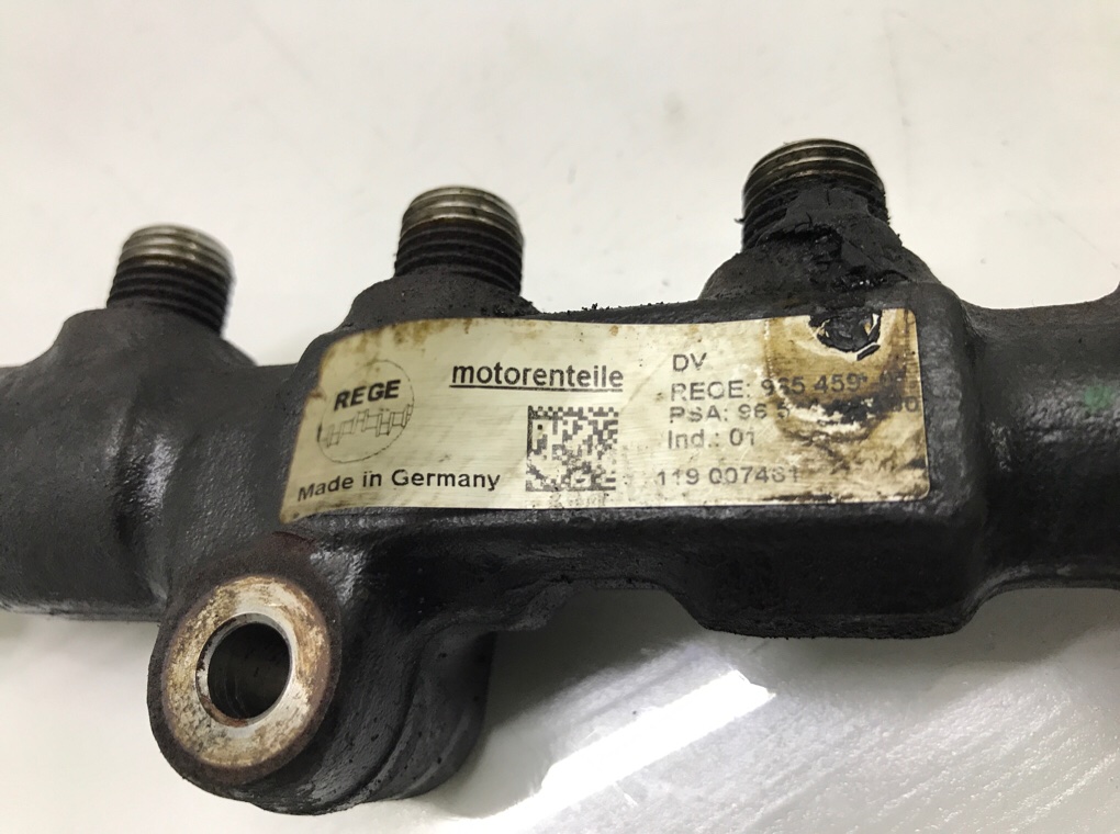 Топливная рампа бу для Ford Focus 2 1.6 TDCi,  2011 г.