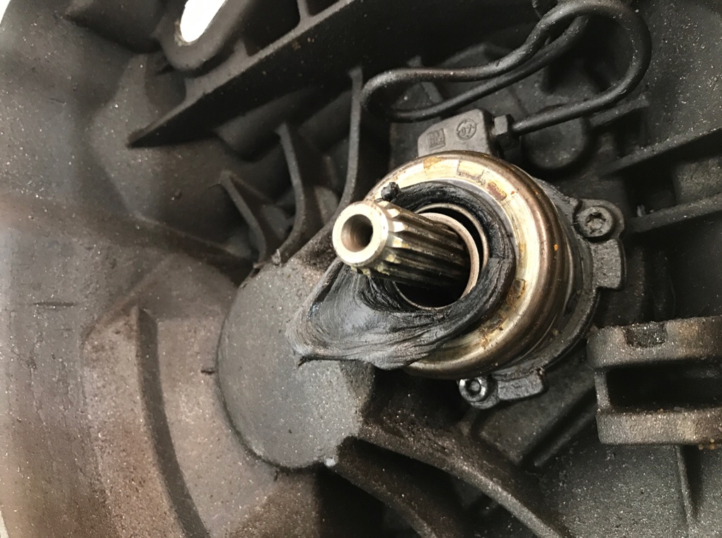 КПП механическая (МКПП) бу для Opel Combo C 1.3 CDTi, 2007 г. КПП механическая (МКПП) бу для Opel Combo C 1.3 CDTi, 2007 г.