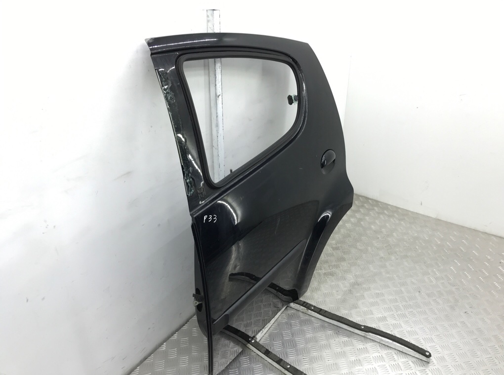 Дверь задняя левая бу для Peugeot 107  1.0 i,  2010 г.