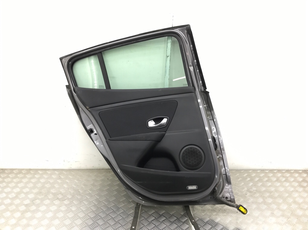 Дверь задняя левая бу для Renault Megane 3 1.5 DCi,  2010 г.