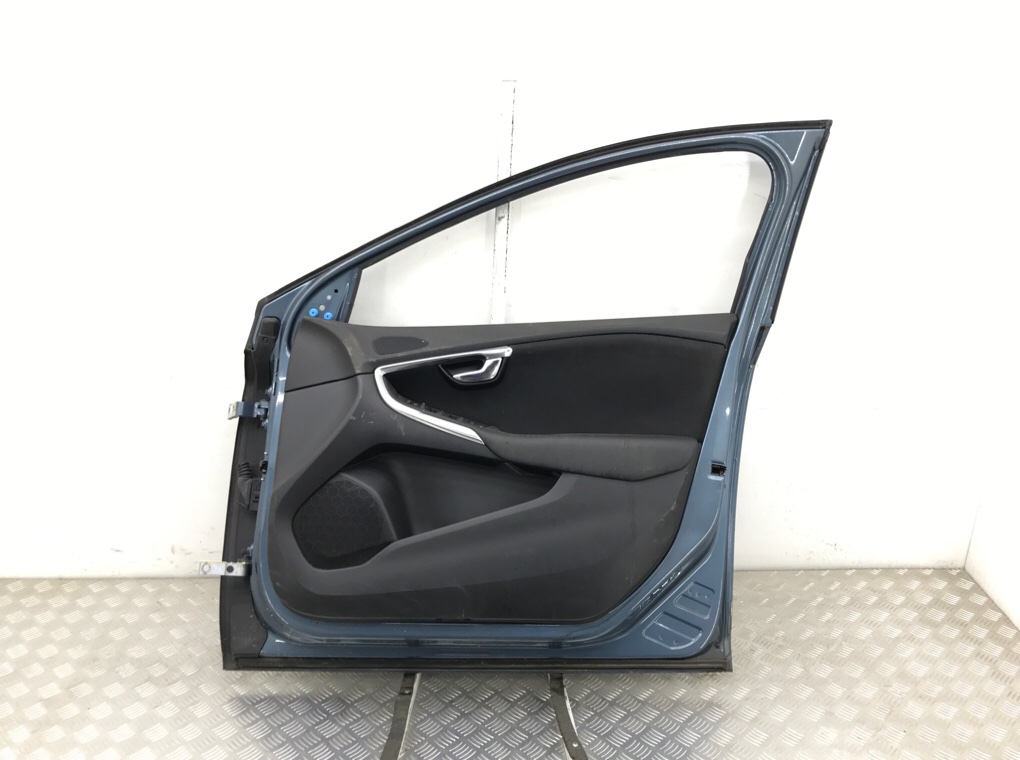Дверь передняя правая бу для Volvo V40 2 1.6 TD, 2013 г. Дверь передняя правая бу для Volvo V40 2 1.6 TD, 2013 г.