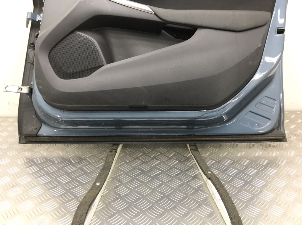 Дверь передняя правая бу для Volvo V40 2 1.6 TD, 2013 г. Дверь передняя правая бу для Volvo V40 2 1.6 TD, 2013 г.