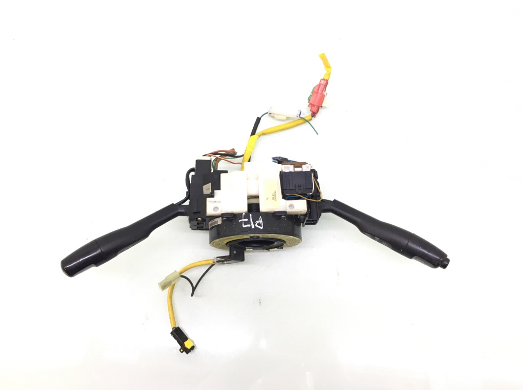 Переключатель подрулевой (стрекоза) бу для Mitsubishi Space Star 1.6 i, 2002 г. Переключатель подрулевой (стрекоза) бу для Mitsubishi Space Star 1.6 i, 2002 г.