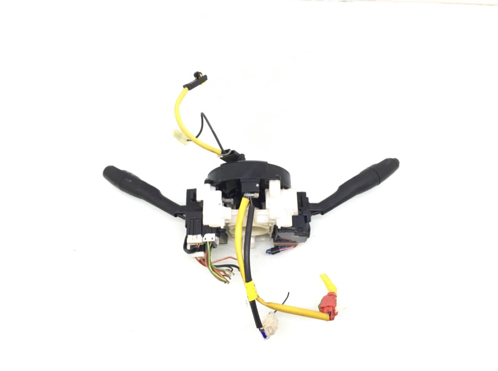 Переключатель подрулевой (стрекоза) бу для Mitsubishi Space Star 1.6 i, 2002 г. Переключатель подрулевой (стрекоза) бу для Mitsubishi Space Star 1.6 i, 2002 г.