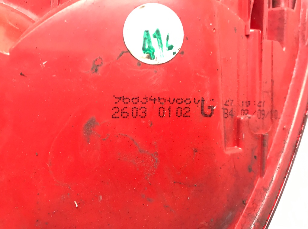 Фонарь задний левый бу для Peugeot 3008 1 1.6 HDi,  2010 г.