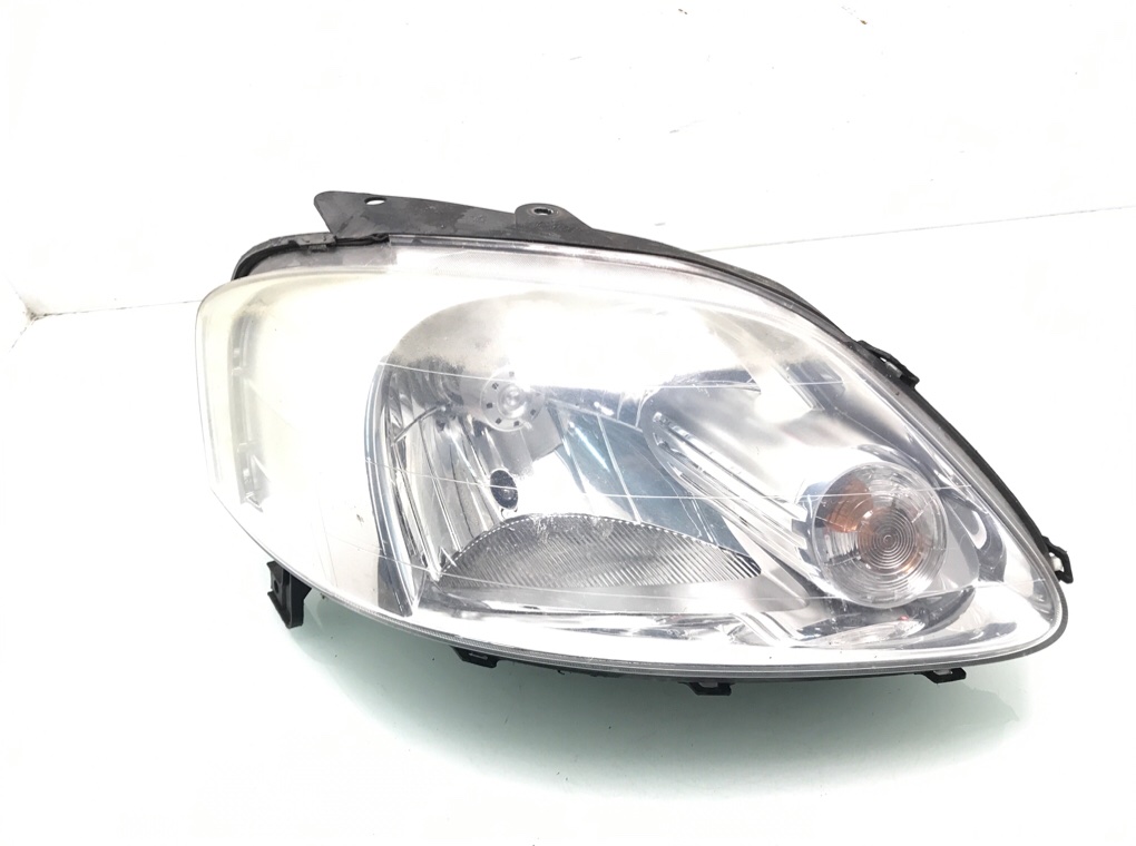 Фара правая бу для Volkswagen Fox 2 1.2 i, 2005 г.